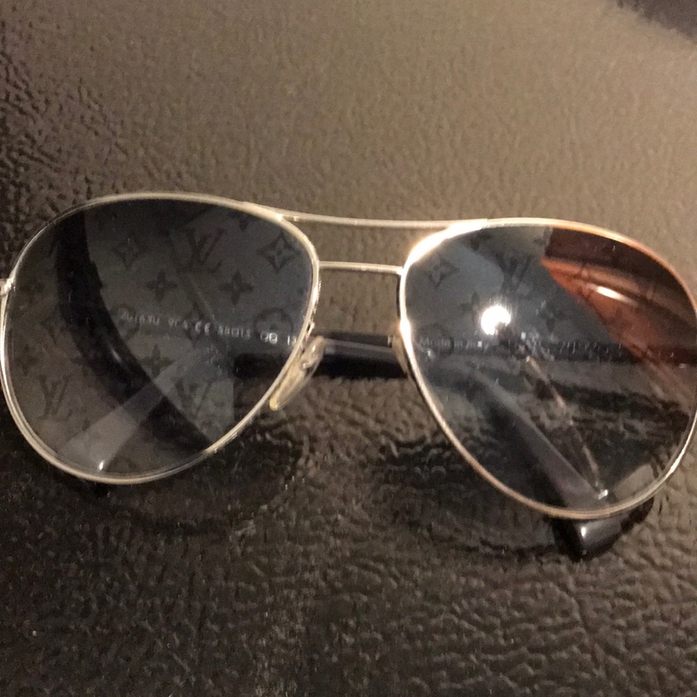 Louis Vuitton rare aviator teardrop unisex glasses